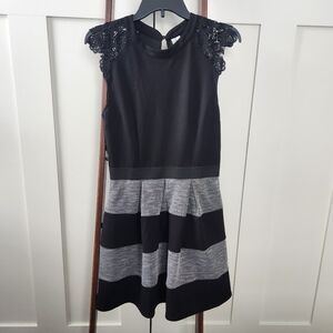 Speechless black and grey dress with POCKETS! Large juniors